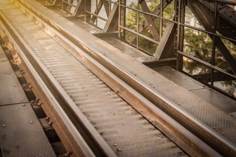 41-mln-zl-na-modernizacje-linii-wkd-warszawa-podkowa-lesna-bezpieczniejsze-podroze-w-przyszlosc