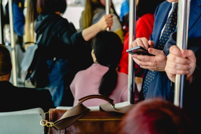 niewybuch-na-moscie-gdanskim-w-warszawie-utrudnienia-w-ruchu-i-zmiany-w-komunikacji