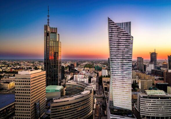 warszawa-w-natarciu-rekordowe-liczby-turystow-przyciagaja-do-stolicy-europy