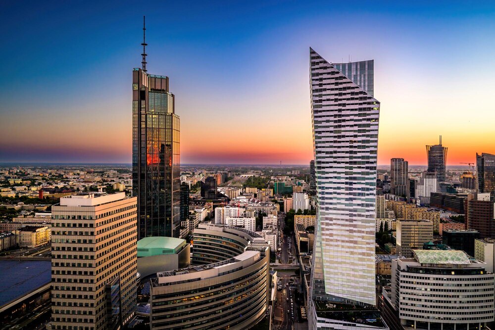 warszawa-w-natarciu-rekordowe-liczby-turystow-przyciagaja-do-stolicy-europy