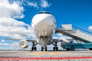 lotnisko-chopina-w-warszawie-bije-rekordy-sierpien-2023-przelomowym-miesiacem-dla-podroznych-i-cargo