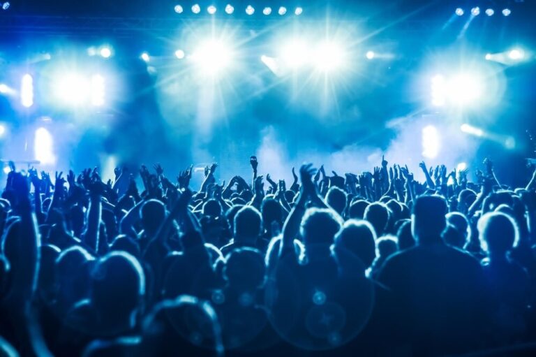 muzyczna-rewolucja-w-zarebie-kapela-ze-wsi-warszawa-i-bassalyki-na-zywo-z-afterparty-od-kosmos-mega-soundsystem