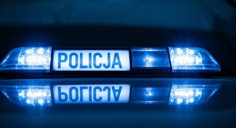 policja-odkrywa-25-kg-narkotykow-i-niebezpieczne-chemikalia-w-domu-w-paprotni