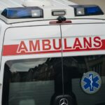 dzielnicowi-z-bielan-eskortowali-rodz--c---kobiet--auto-947