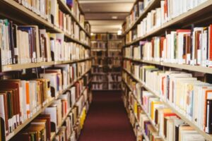 kino-w-bibliotece--magiczne----po--egnanie-z-afryk-auto-6195