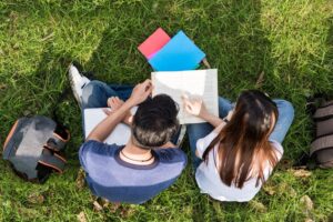 kreatywne-warsztaty-dla-dzieci-w-bibliotece-public-auto-3586