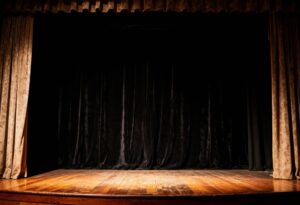 wystawa-teatralna-w-ogrodzie-saskim--odkryj-archiw-auto-6449