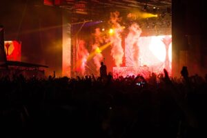 dzie---postaci-z-bajek--magia-i-przygoda-na-targ---auto-1754