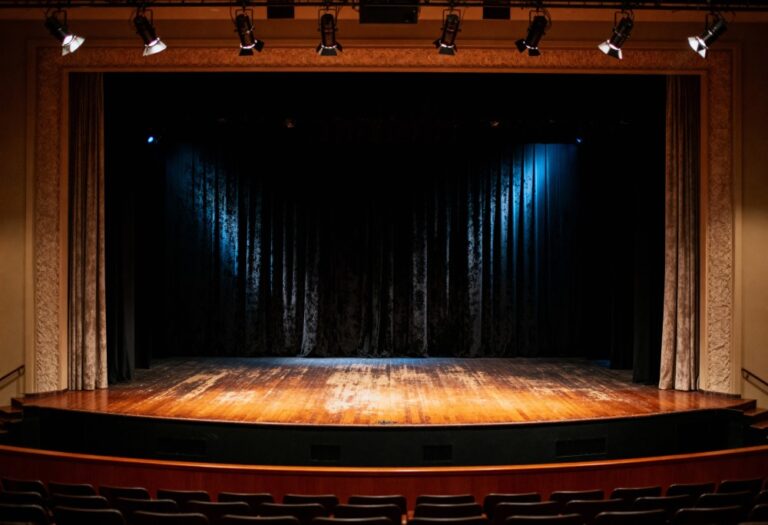 jaros--aw-filipek-powraca-na-wolny-uniwersytet-urs-auto-6546