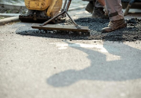 kwitn--ca-z-nowym-asfaltem-auto-3079