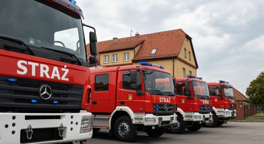 m--odzi-adepci-po--arnictwa-odkrywaj---histori---w-auto-6774