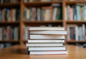 nowo--ci-ksi----kowe-w-bibliotece-publicznej-w-bia-auto-6311