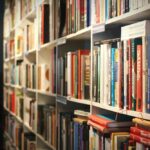 tomasz-g--sikowski-w-bibliotece--kulisy-pracy-akto-auto-6200