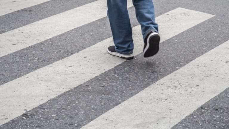 --wiatowy-dzie---pami--ci-ofiar-wypadk--w-drogowyc-auto-6001