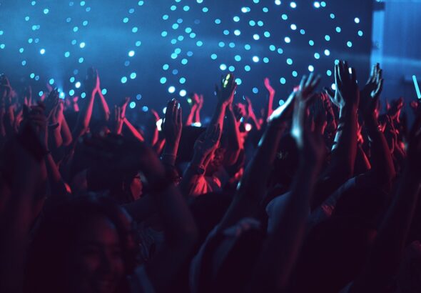 wolno-----w-poezji-i-muzyce-----wyj--tkowy-spektak-auto-1778