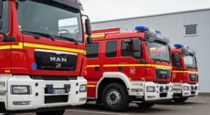 po--ar-mieszkania-w-warszawie--ewakuacja-lokatorki-auto-1073