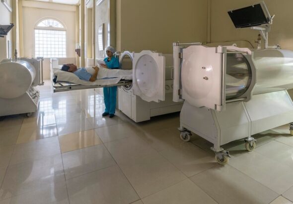 przed--wi--teczne-spotkanie-z-uczniami-szko--y-pod-auto-3907