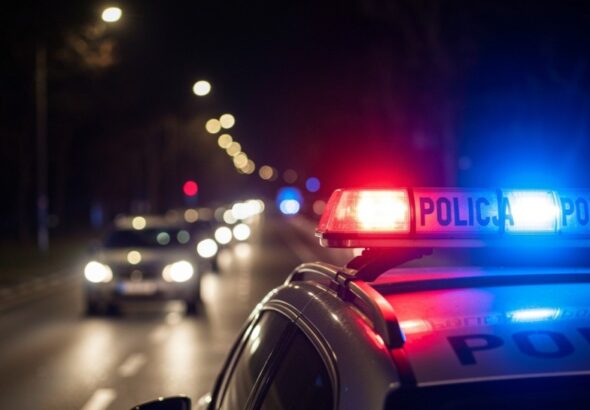 -trze--wy-poranek--na-drogach-powiatu-nowodworskie-auto-1408