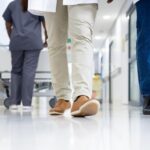 warszawa-zyskuje-217-defibrylator--w-----nowa-era--auto-3902