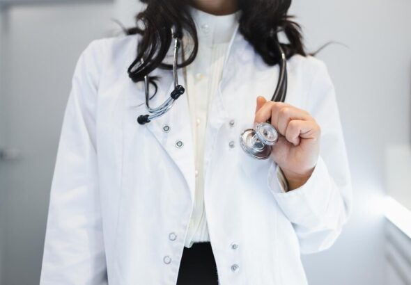 bezp--atne-badania-mammograficzne-na-targ--wku-----auto-3943