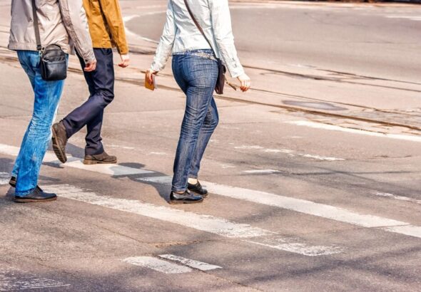 brd-w-warszawie-w-2025-r--osiem-os--b-zgin----o-na-auto-6008