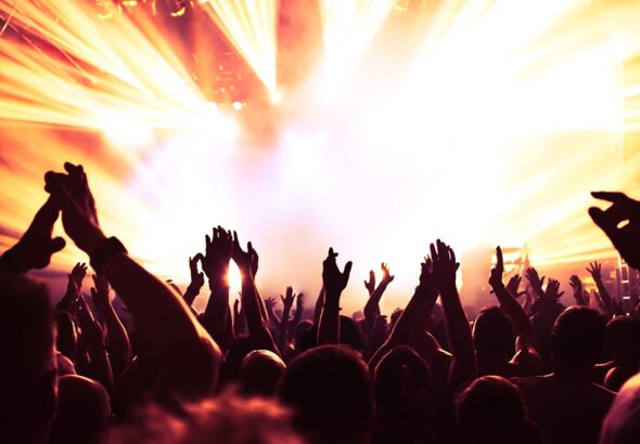 m--odzie--owe-brzmienia-rozbrzmiewaj---w-wawerskim-auto-1784