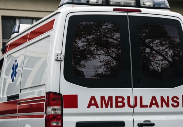 niebezpieczne-zdarzenie-na-zamarzni--tym-zbiorniku-auto-984