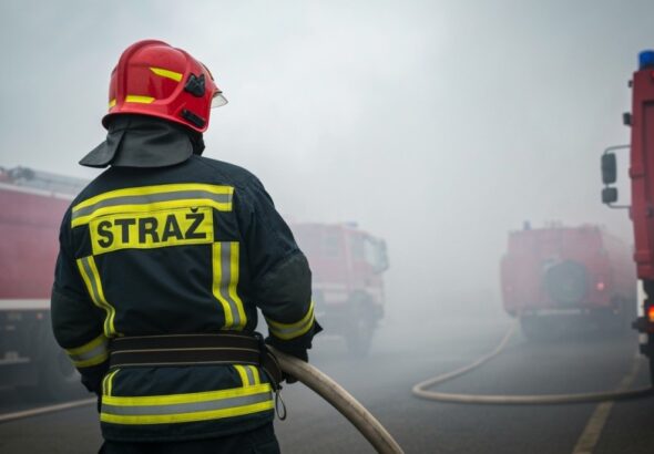 nocny-po--ar-na-gie--dzie-kwiatowej-w-warszawie--s-auto-1185