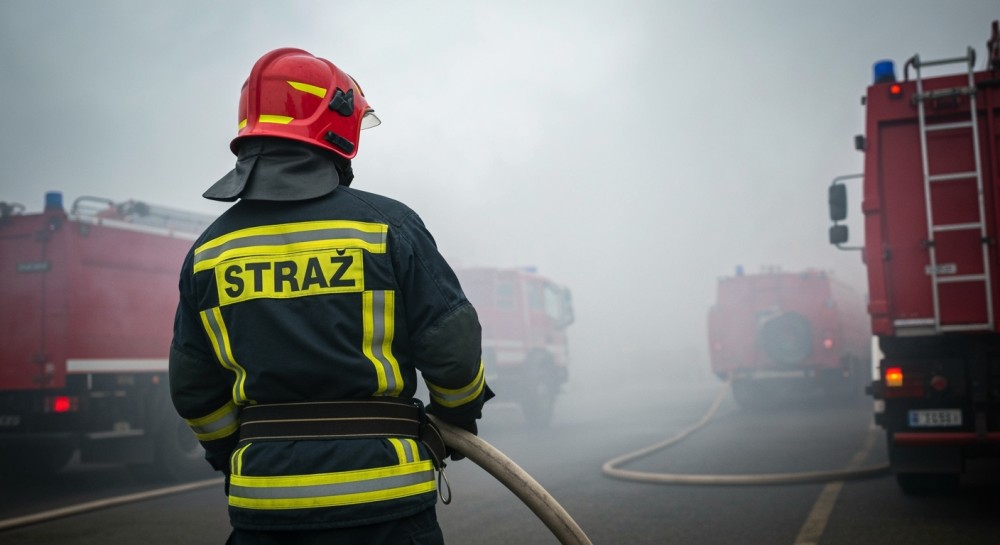 nocny-po--ar-na-gie--dzie-kwiatowej-w-warszawie--s-auto-1185