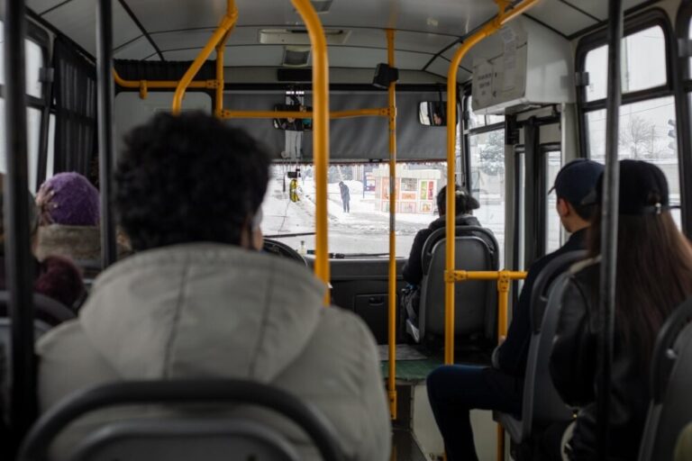 nowy-mercedes-benz-ecitaro-fuel-cell--ekologiczny--auto-1979