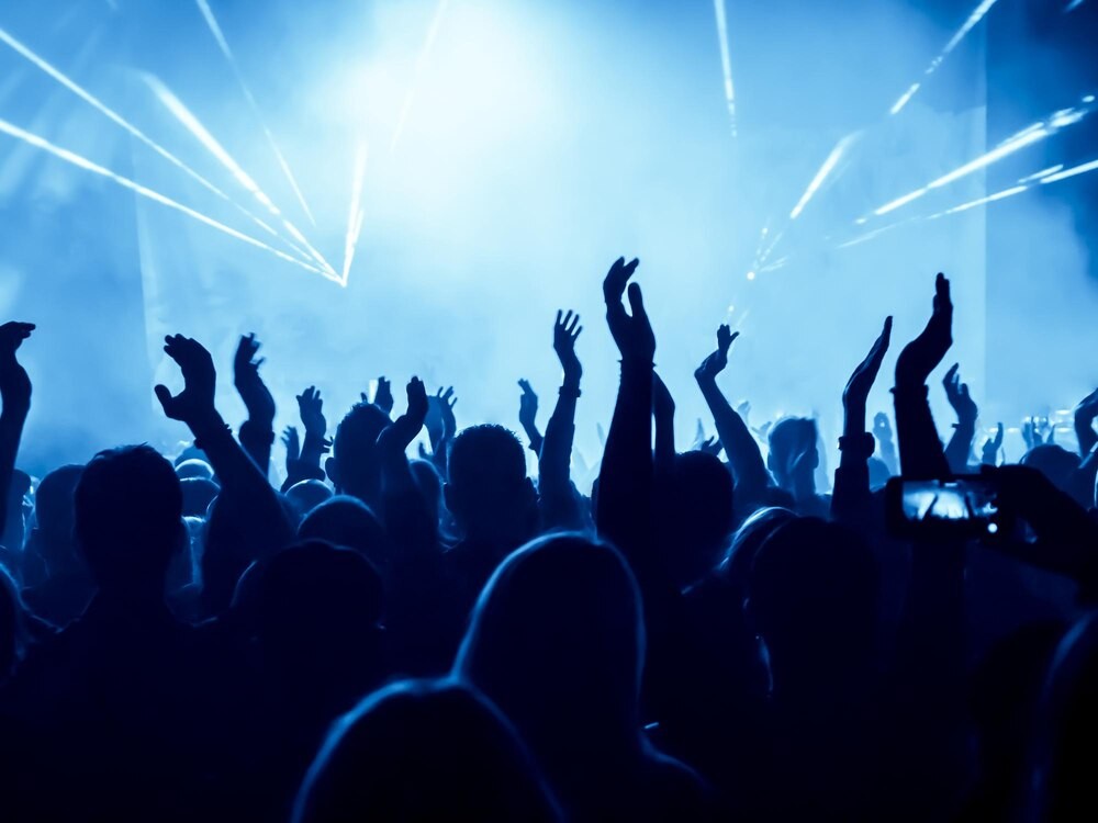 dzie---kobiet-z-muzyk----wyj--tkowy-koncert-piotra-auto-1817