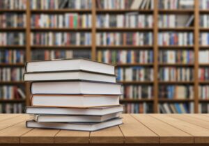 ekoart--tw--rz-zwierzaki-z-recyklingu-w-bibliotece-auto-6346