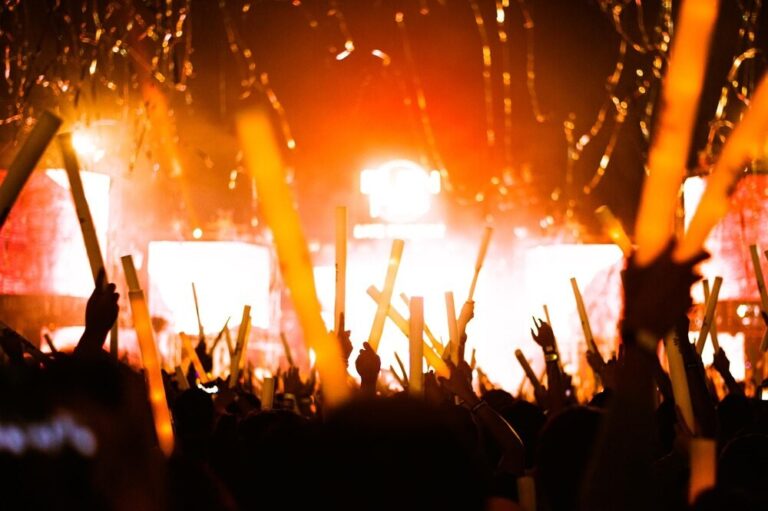 muzyczna-magia-w-wilanowie--hania-stach-czaruje-pu-auto-1808