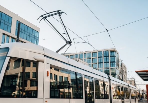 zagadka-dla-znawc--w-warszawskich-tor--w--czy-znas-auto-2658