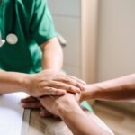 mural--twarze-depresji--na-ursynowie--wa--ny-g--os-auto-3832