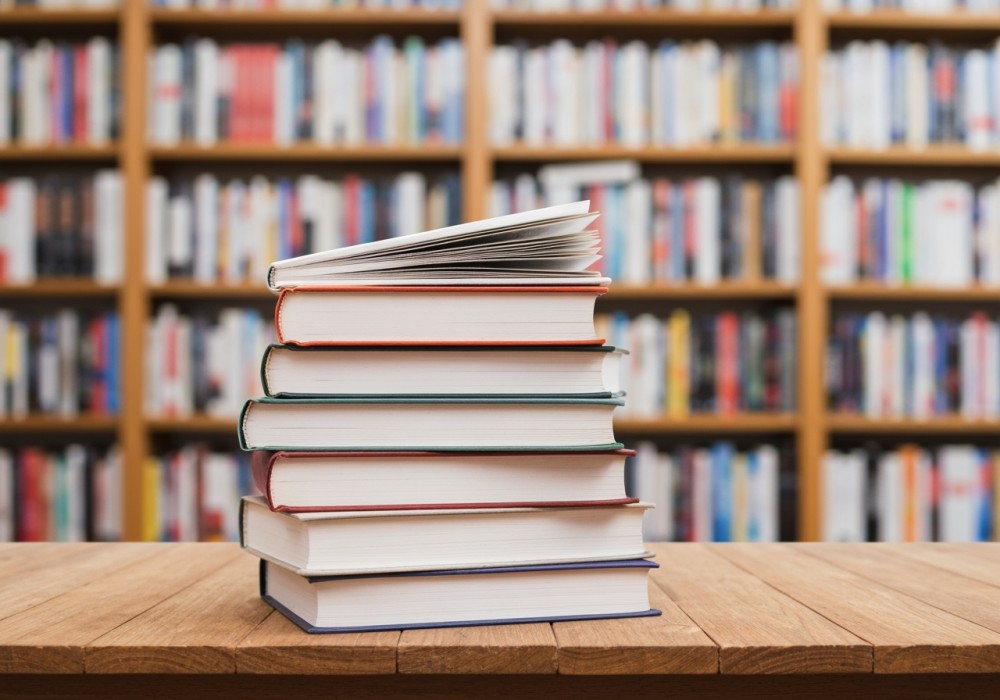 nowe-ksi----kowe-skarby-w-bibliotece-publicznej-bi-auto-6351