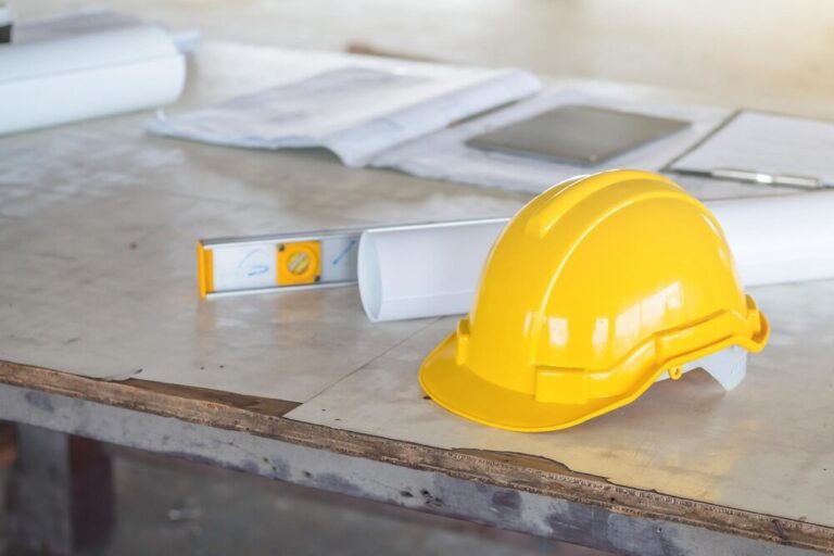 plac-hallera-9--trwa-remont-zabytkowego-gmachu-z-m-auto-2996