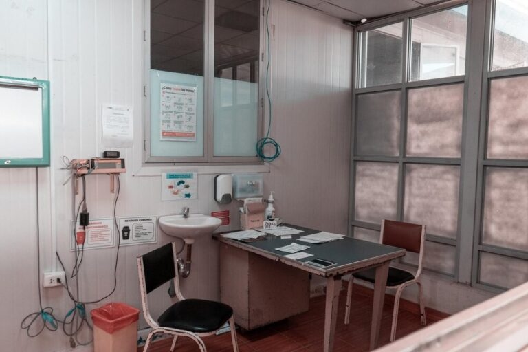 sprawd----gdzie-w-warszawie-znajdziesz-defibrylato-auto-3927