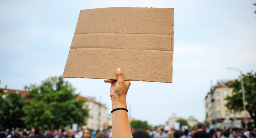 warszawskie-niedzielne-zgromadzenia--dwa-przemarsz-auto-4986