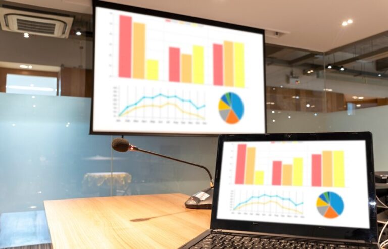 warszawskie-podatki-teraz-w-zasi--gu-r--ki-----op--auto-3673