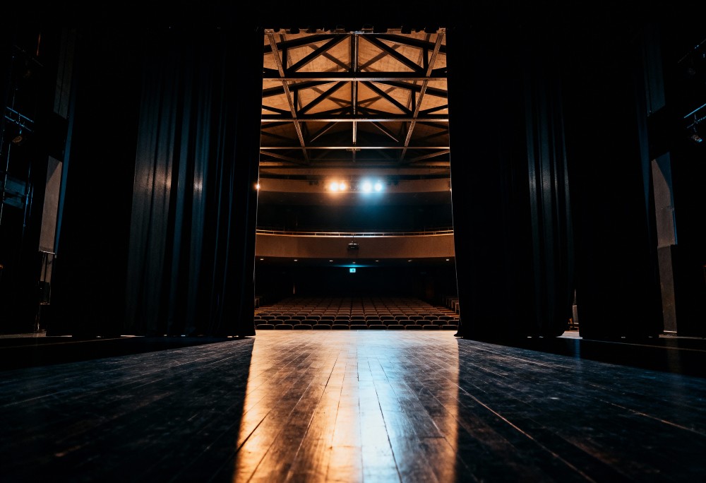 wiosenne-nowo--ci-w-warszawskich-teatrach-auto-6572