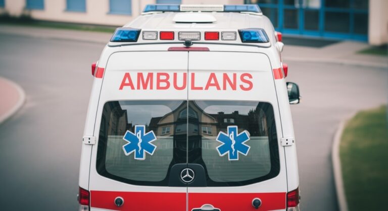 grodziscy-dzielnicowi-w-akcji-ratuj--cej---ycie-auto-886