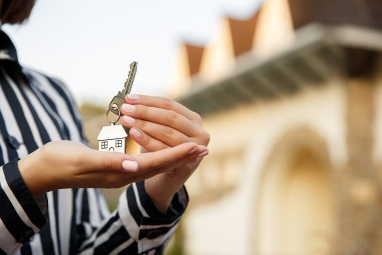 najd--u--szy-blok-w-warszawie-----odkryj--jamnika--auto-3441