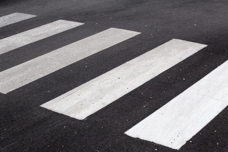 bezpieczniejsze-przej--cia-dla-pieszych--raport-o--auto-5972